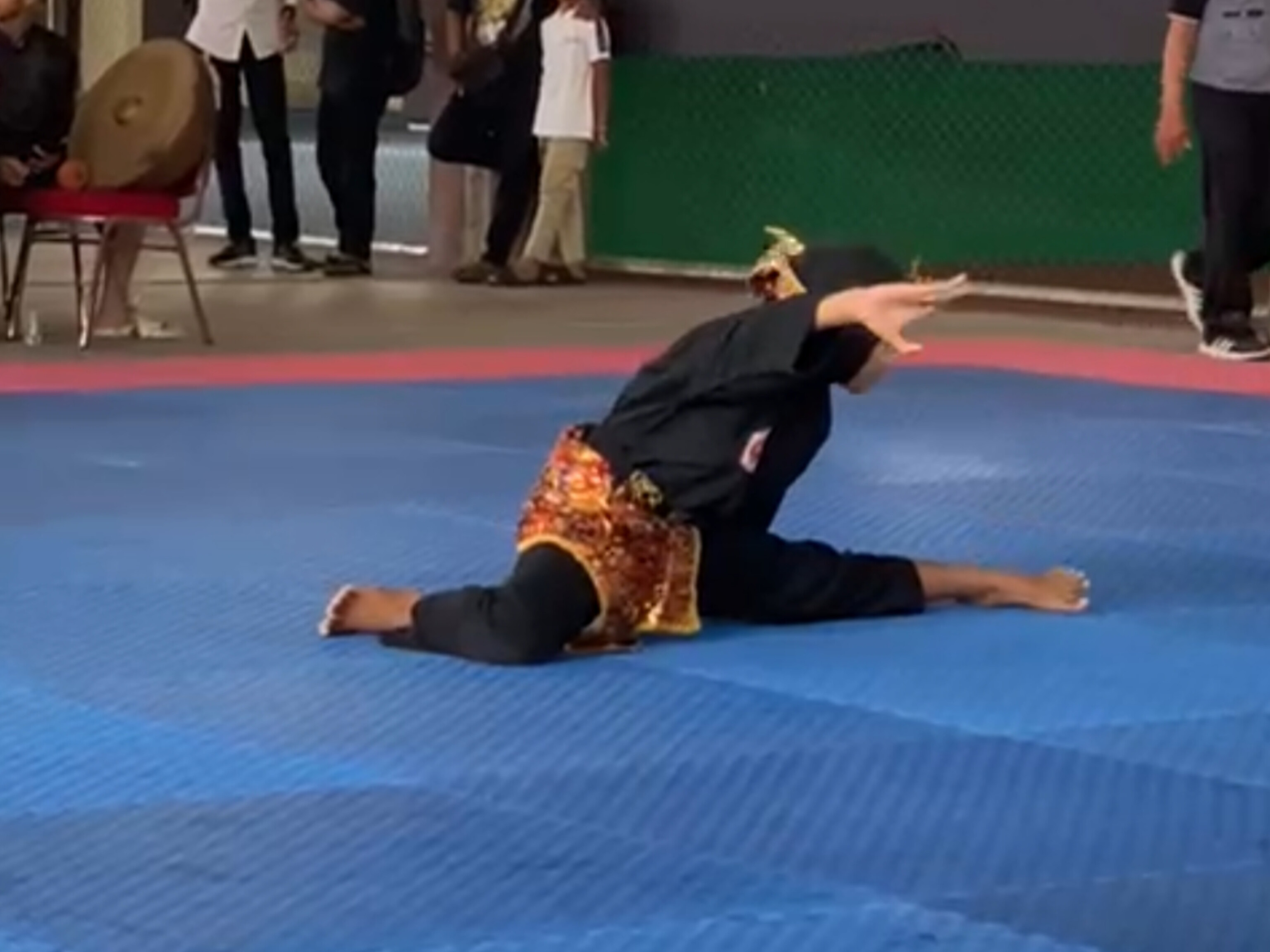 Peserta O2SN Kota Madiun mengikuti pertandingan bulutangkis dan pencak silat yang digelar hingga 12 Juni 2025. FOTO: ERLITA HERMININGSIH/RADAR MADIUN