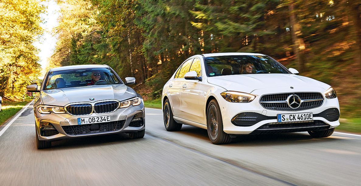 Perbandingan mobil BMW dan Mercedes Benz.
