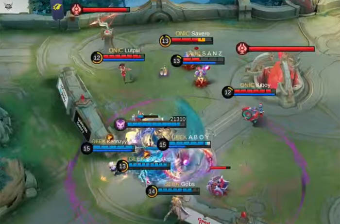 Tertinggal 2-0 dari Onic membuat lima pemain Geek bangkit di game ketiga babak playoff MPL ID Season 15 hari Kamis 12 Juni 2025.  Kairi cs kalah.