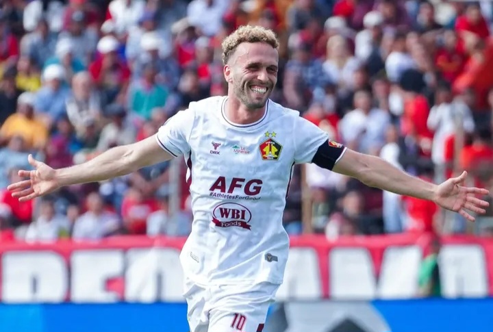 Ze Vlaente dalam sebuah laga Liga 1 musim lalu.