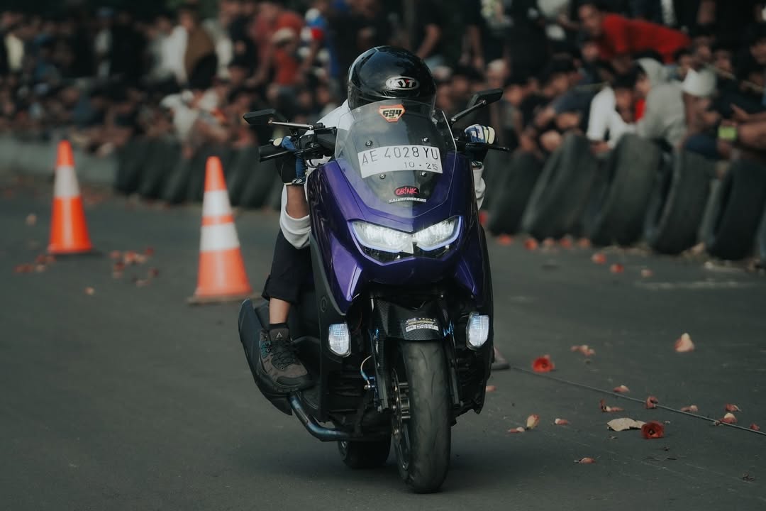 Pembalap muda Pacitan menjajal lintasan drag sepanjang 201 meter di kawasan Pantai Pancer Doo, Jumat (13/6). FOTO: DOK POLRES PACITAN