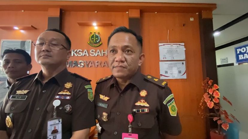 Kasi Pidsus Inal Sainal Saiful memastikan kasus kolam renang Sukosari segera naik ke penetapan tersangka. FOTO: DIAN RAHAYU/RADAR MADIUN