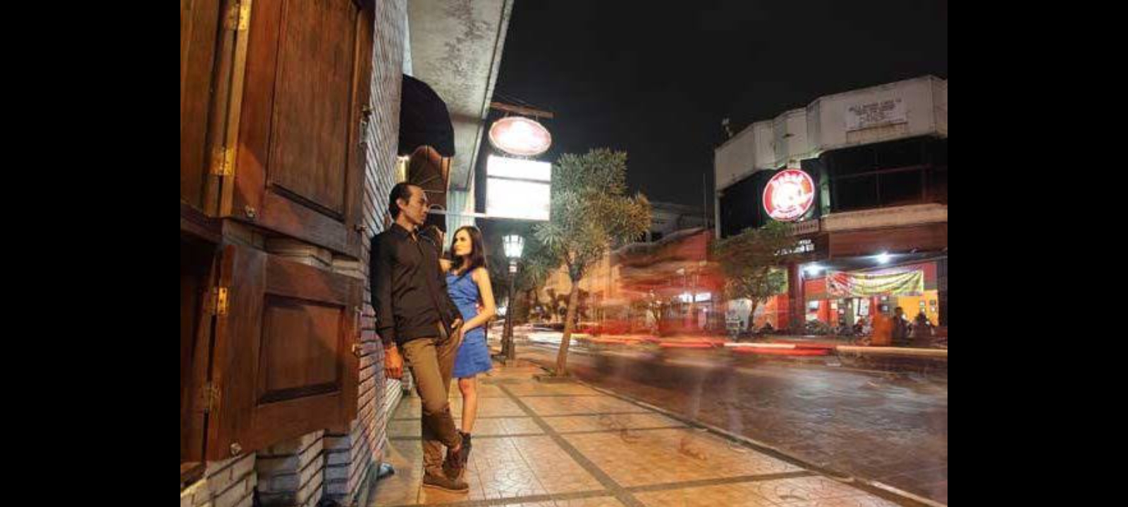 Suasana syahdu Jalan Braga, spot wisata beken di Kota Bandung.