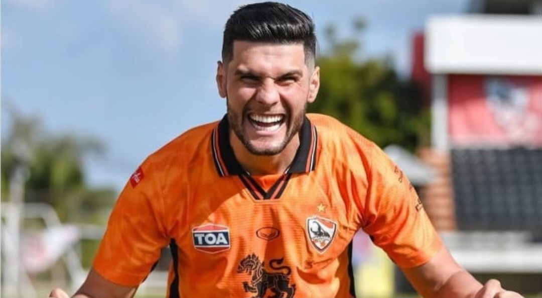Julio Cesar merapat ke Persib.