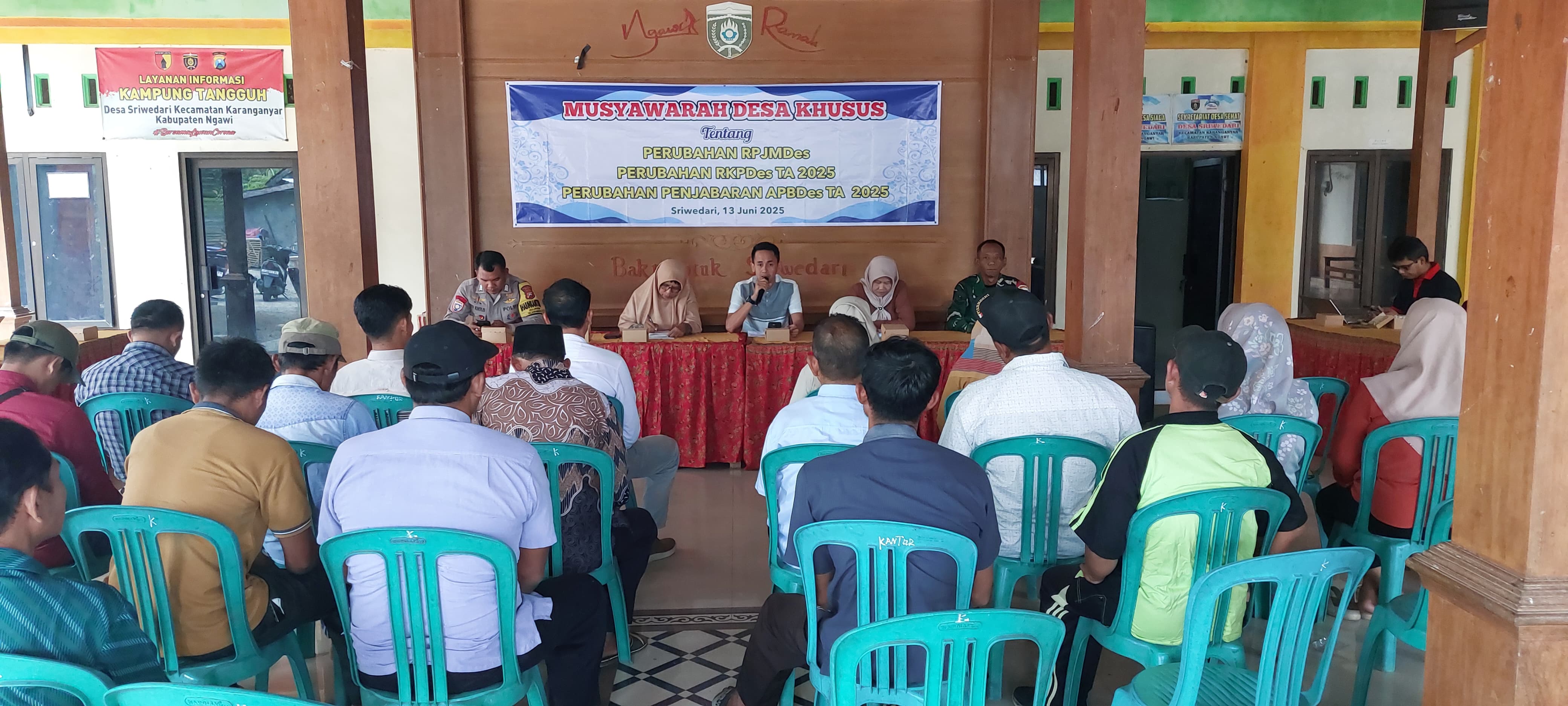 MUSDESUS: Pemdes Sriwedari, Kecamatan Karanganyar, melaksanakan Mudesus terkait perubahan pada RPJMDes, RKPDes, dan Penjabaran APBDes tahun anggaran 2025.