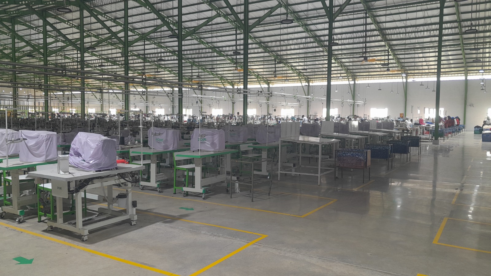 Ruang produksi PT GFG di Desa Sidorejo, Geneng, Ngawi, mulai beroperasi setelah tahapan pelatihan dan instalasi mesin, kemarin (16/6). FOTO: ASEP SYAEFUL/RADAR NGAWI