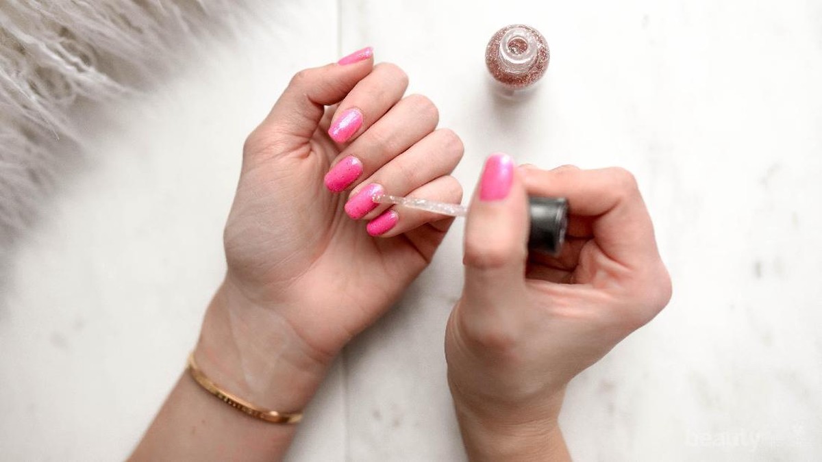 Ilustrasi rekomendasi top coat untuk kutek.
