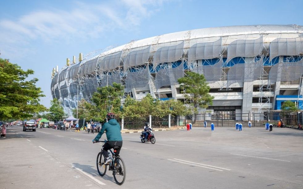 Stadion Gelora Bandung Lautan Api atau GBLA.