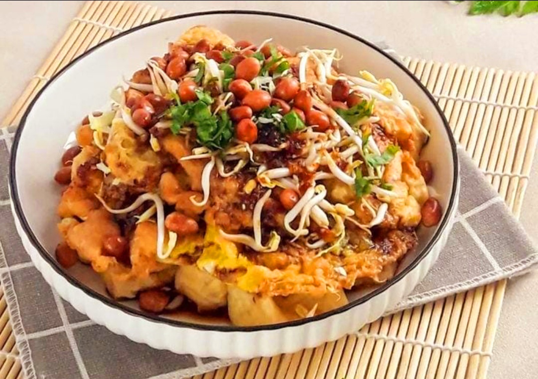 Yuk cicipi 5 lontong tahu telur terenak di Kota Madiun.