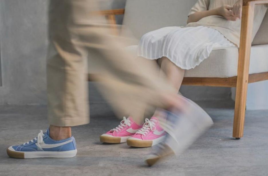 Style sepatu Compass dipakai pria dan wanita.
