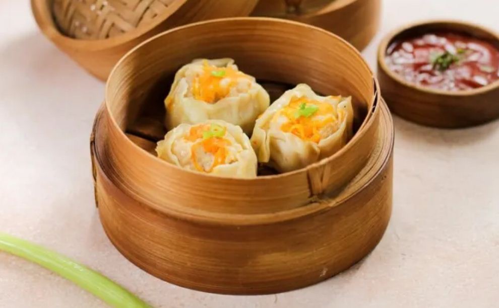 Ilustrasi dimsum ayam enak, mudah dimasak di rumah.