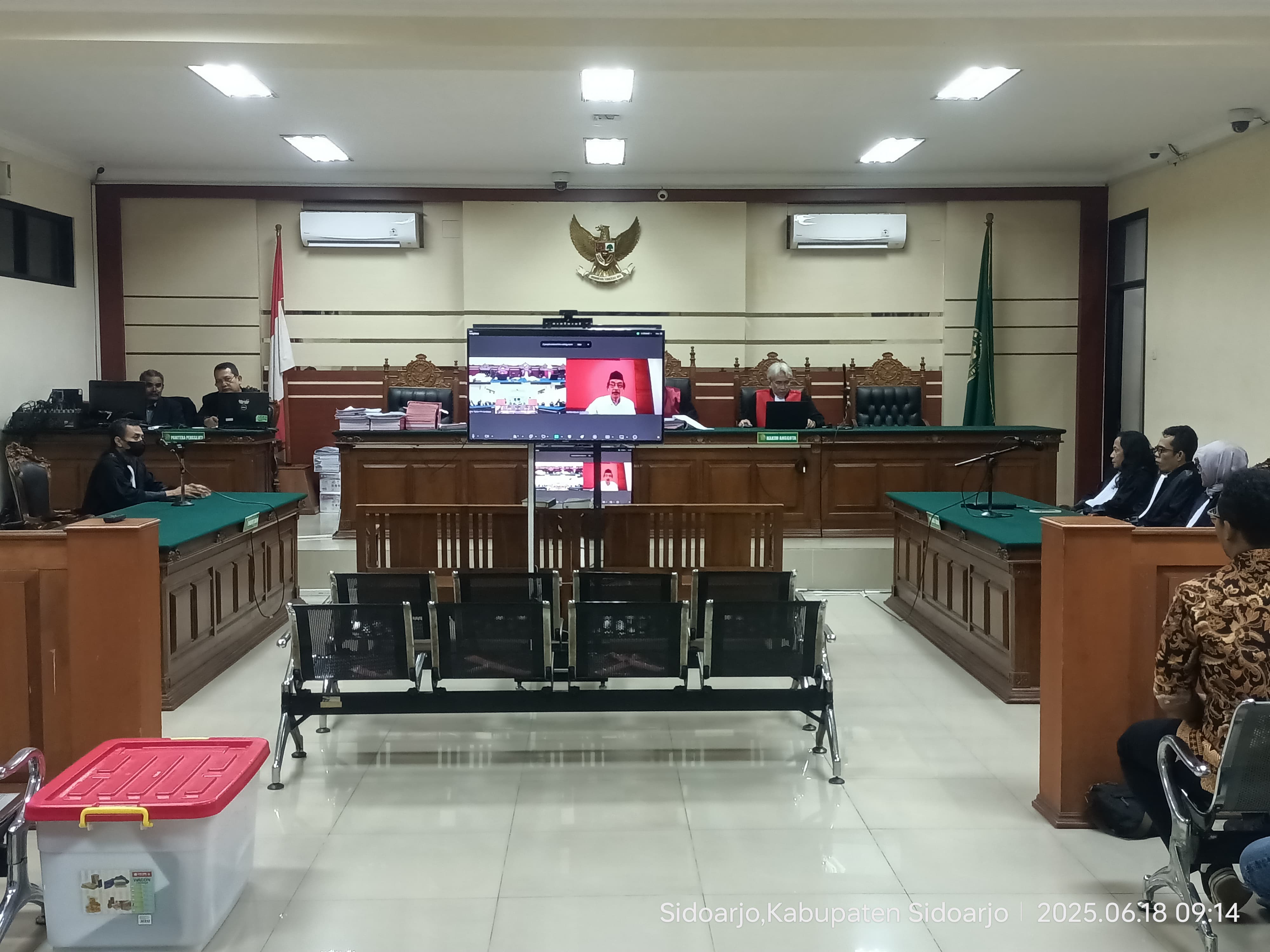 Mantan Kepala BPN Kota Madiun Sudarmadi divonis 2 tahun penjara dalam perkara korupsi PSU, kemarin (18/6). FOTO:&nbsp;KEJARI UNTUK JAWA POS RADAR MADIUN