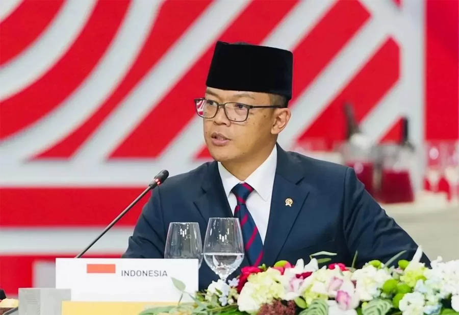 Menteri Luar Negeri (Menlu) Republik Indonesia Sugiono. Dirinya menyatakan pemerintah akan segera melakukan evakuasi WNI imbas perang Iran – Israel.