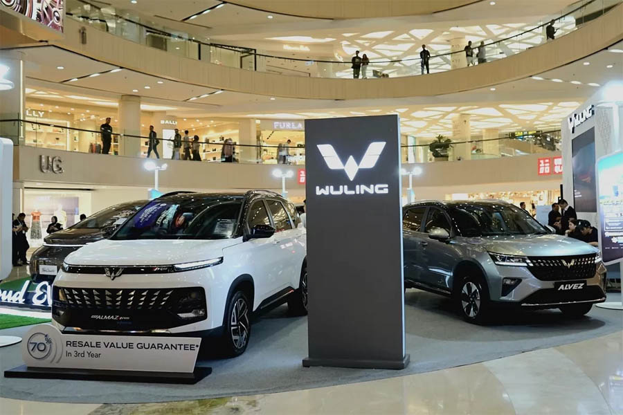 Wuling pamerkan tujuh jajaran mobil terbaru mereka di Atrium Tunjungan Plaza 3, Surabaya, sejak 18 hingga 22 Juni 2025.