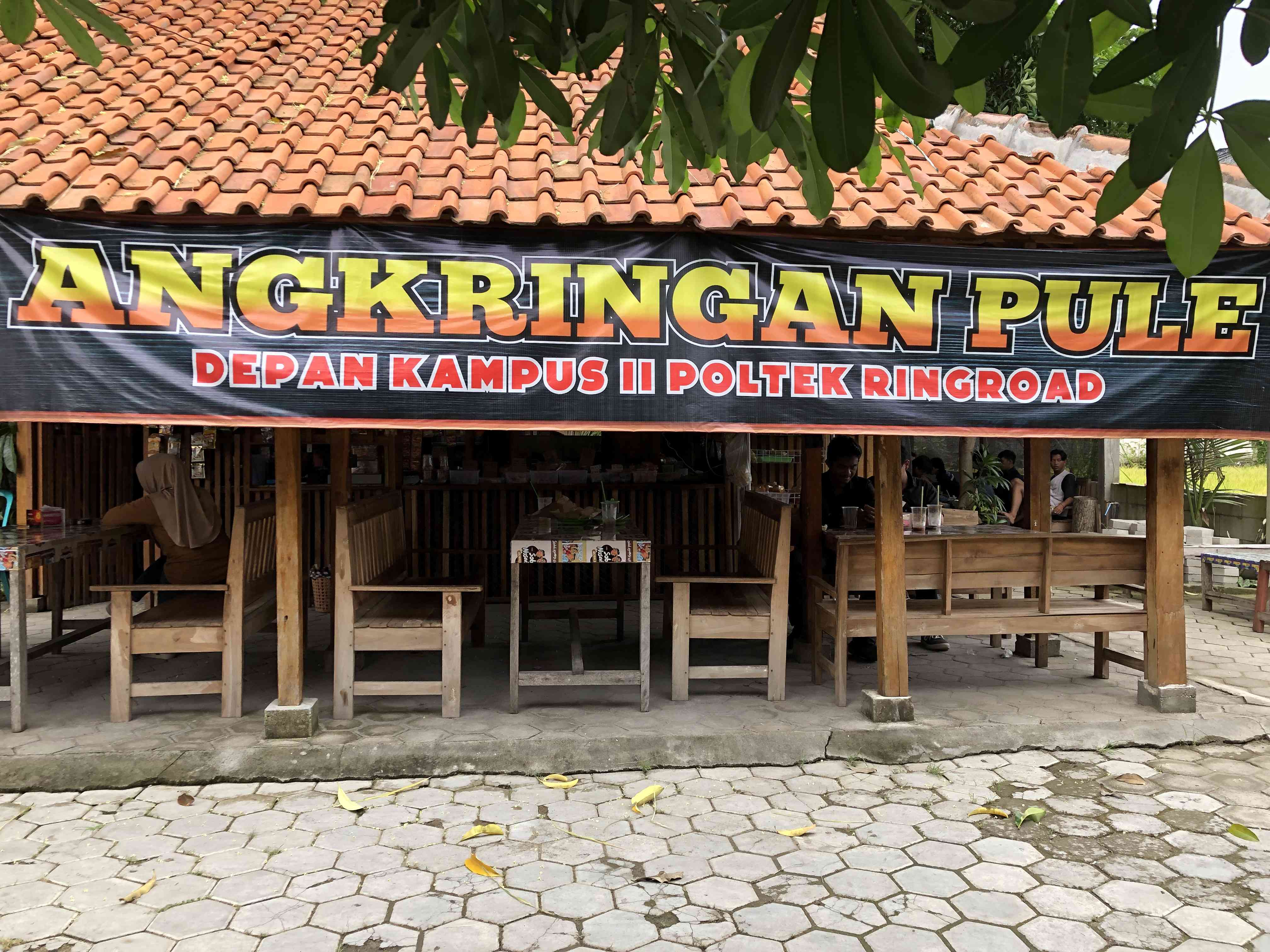 Ilustrasi angkringan pule di Madiun