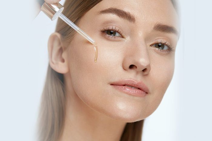 Ilustrasi rekomendasi serum untuk kulit berminyak.