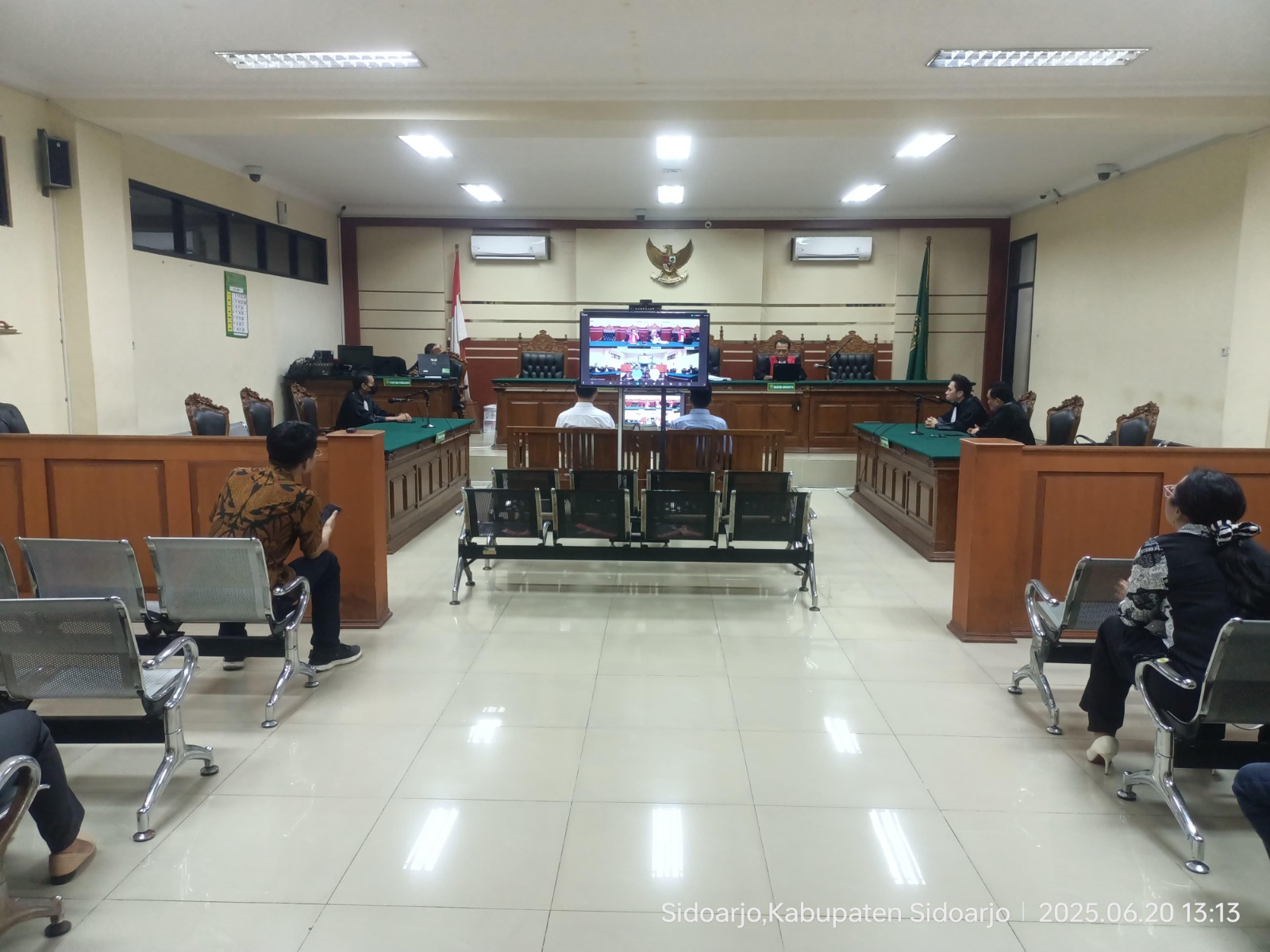Pengadilan Tipikor vonis 2 tahun 10 bulan untuk dua terdakwa penyalahgunaan PSU, meski kerugian negara besar. FOTO: KEJARI KOTA MADIUN