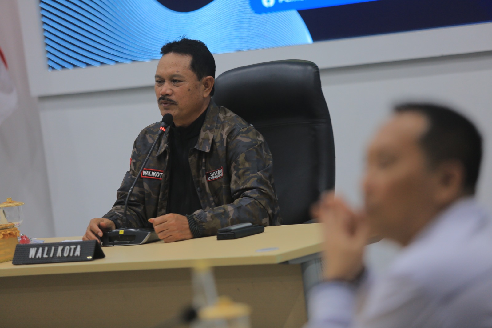 Wali Kota Madiun Maidi saat memimpin rapat koordinasi pengamanan Suroan dan Suran Agung 2025 di GCIO, kemarin (23/6). FOTO: BAGAS BIMANTARA/RADAR MADIUN