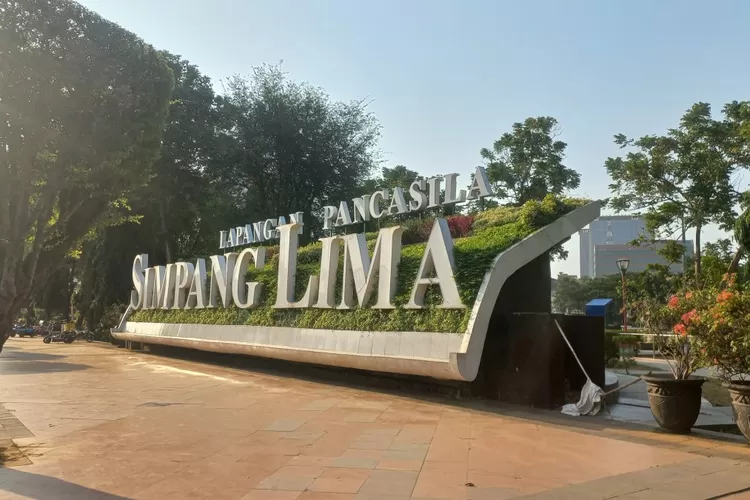Ilustrasi Simpang Lima Semarang