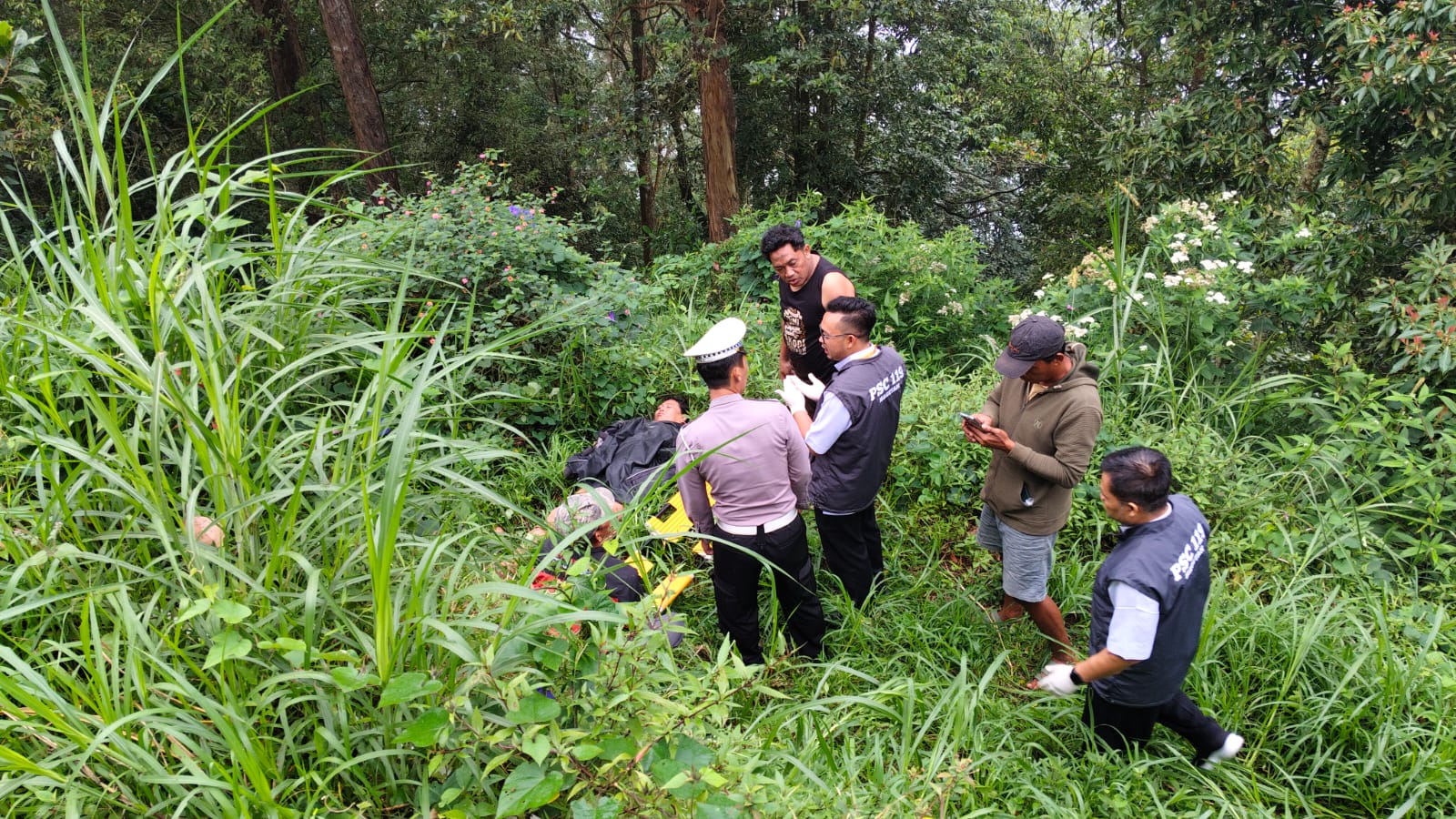 Kecelakaan lalu lintas di jalur wisata Sarangan, tepatnya di tikungan atas Omah Jowo, Kelurahan Sarangan, Kecamatan Plaosan, Rabu pagi (25/6).