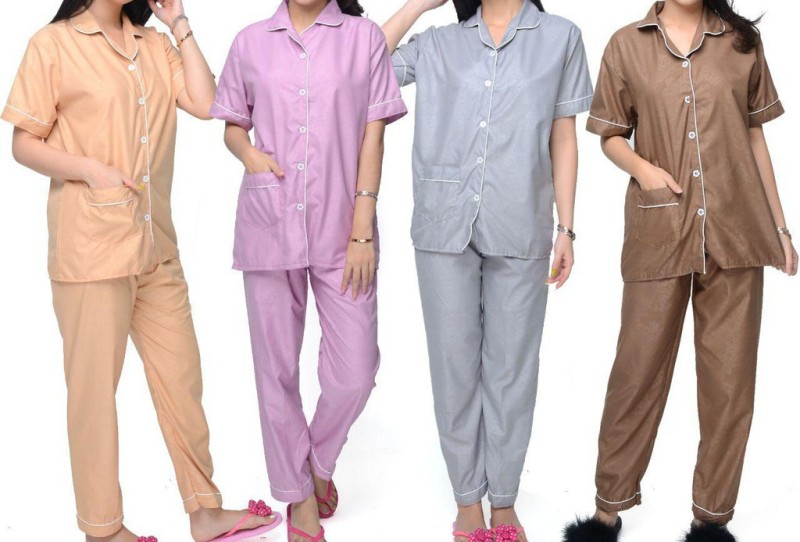 Ilustrasi piyama satin yang fashionable.