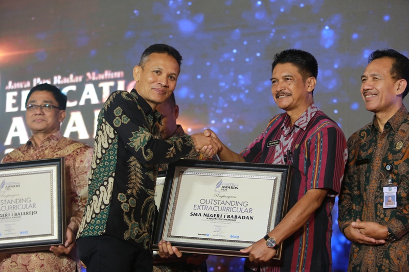 BERPRESTASI: SMAN 1 Babadan meraih penghargaan Jawa Pos Radar Madiun Education Awards 2025 kategori Outstanding Extraculicullar.&nbsp;