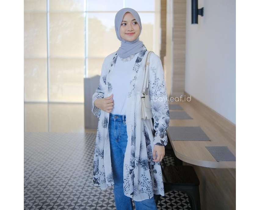 Ilustrasi rekomendasi outer hijab yang cantik.
