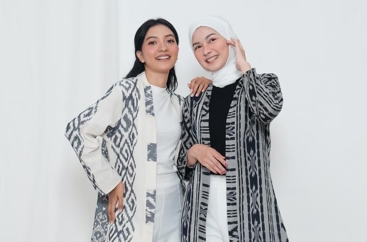 Ilustrasi inspirasi outer tenun yang cantik.