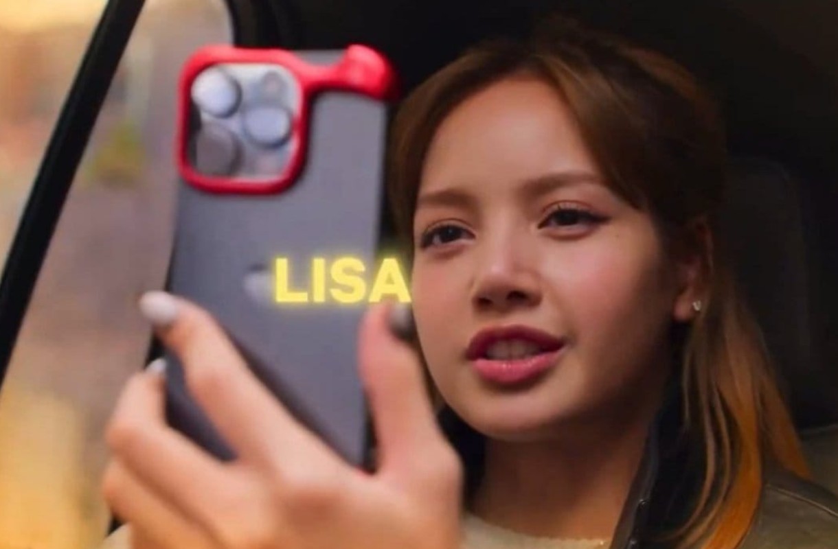 Lisa BLACKPINK dalam serial Netflix Hitmakers.