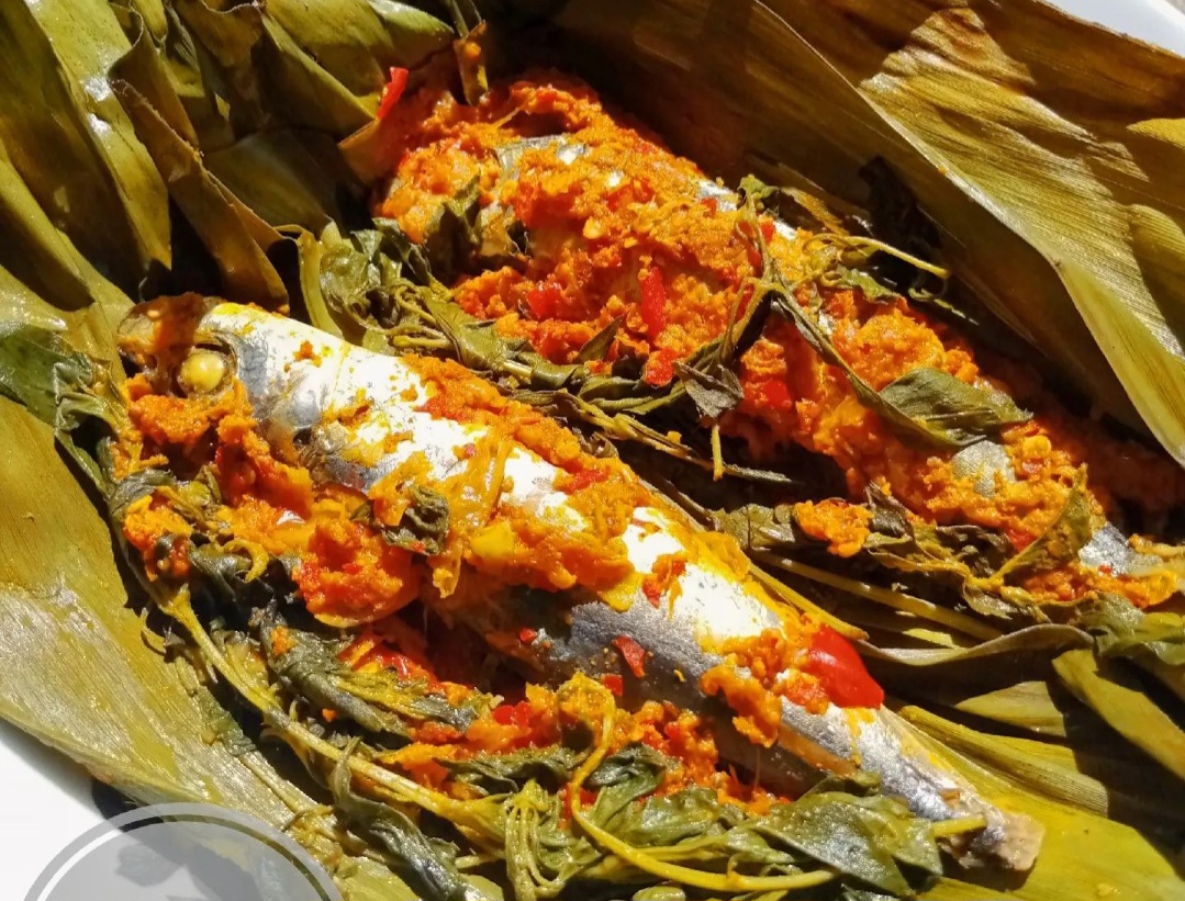 Ilustrasi resep pepes ikan pindang.