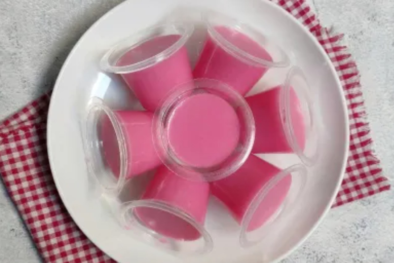 Agar-Agar Santan Merah.