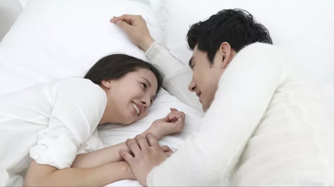 Ilustrasi perbedaan antara cinta sejati dan nafsu dalam sebuah hubungan.