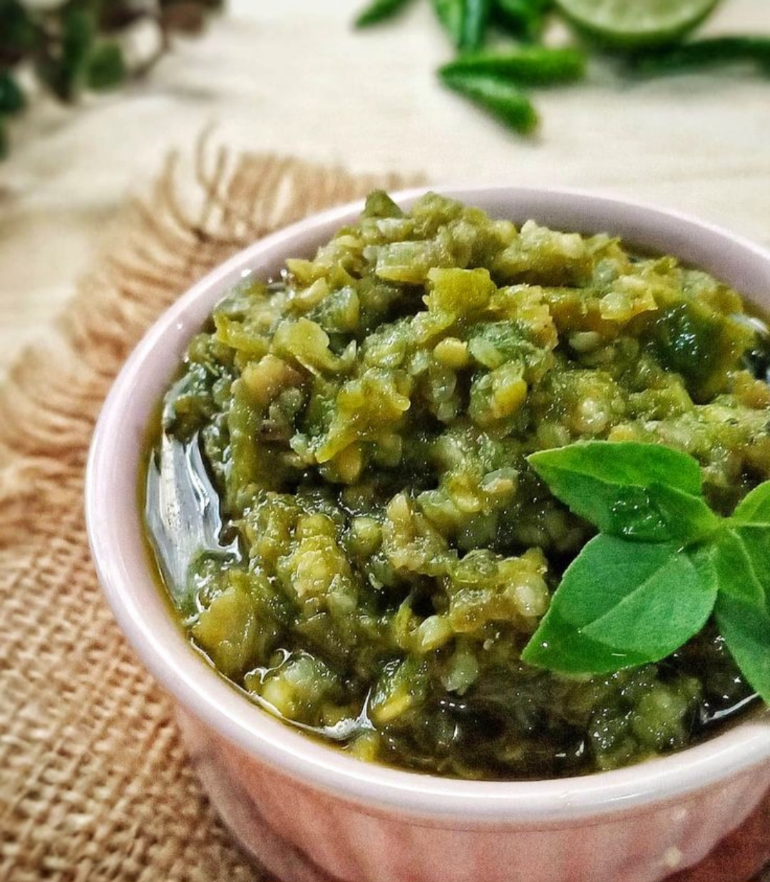 Sambal ijo ala warung Padang.