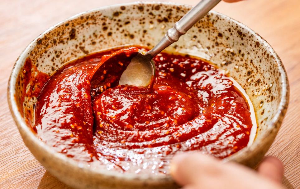 Saus gochujang khas Korea.
