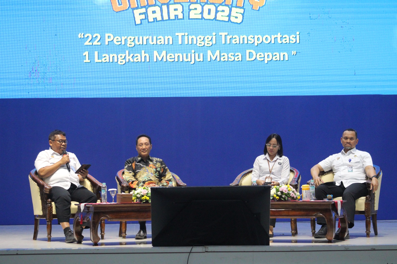 Direktur PPI Madiun Efendhi Prih Raharjo, anggota Komisi V DPR RI Supriyanto, Asisten Deputi Kemenko Liz Zeny Merry, serta Sekretaris BPSDMP Wisnu Handoko saat dalam talkshow Sipencatar.