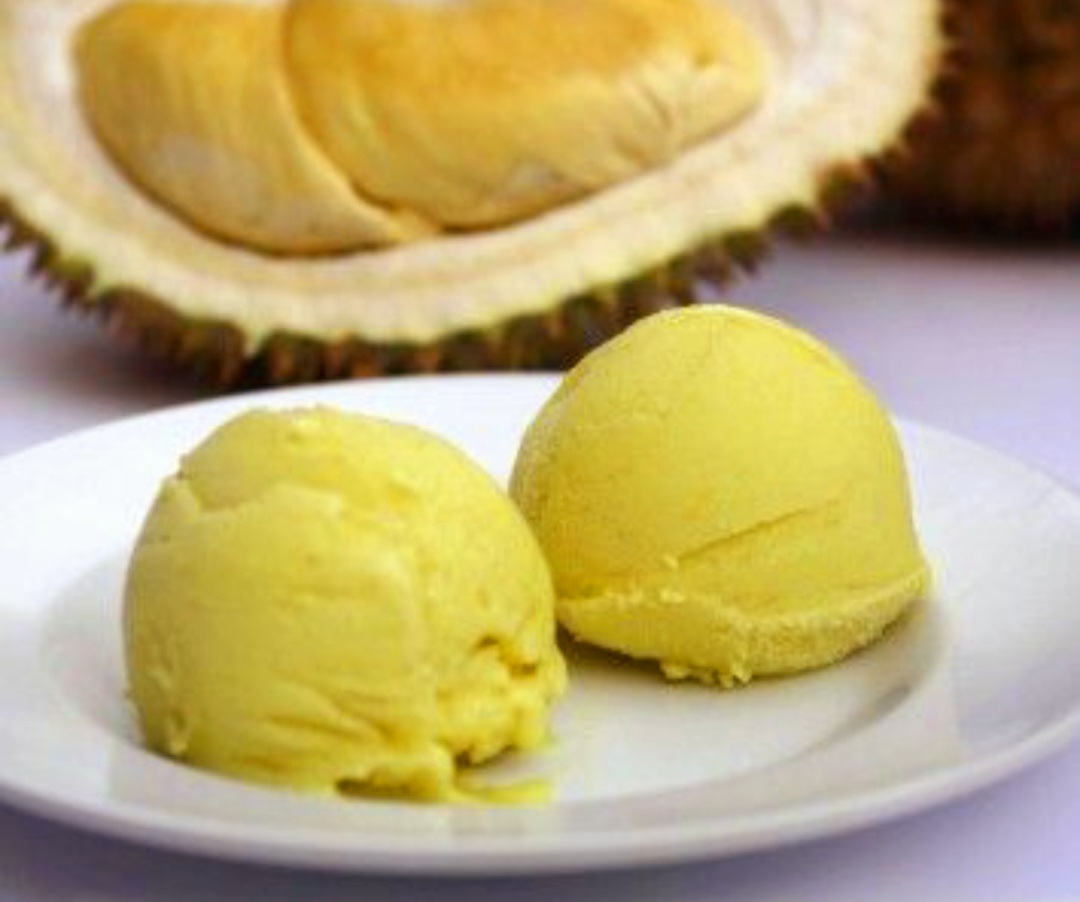 Es puter durian lembut, gurih, dan segar.