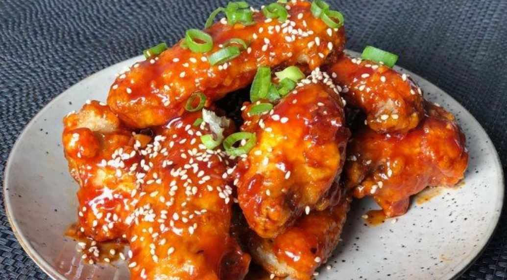 Resep chicken wings Korea atau Yangnyeom Chicken.