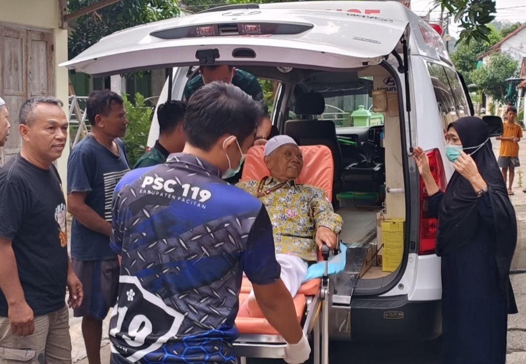 Misdiyanto, jamaah haji asal Pacitan akhirnya bisa pulang setelah sempat dirawat di Madinah, Rabu (2/7). FOTO: KEMENAG PACITAN