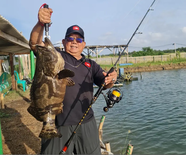 Sosok Dudit Widodo yang dikenal sebagai Bapak Mancing Mania.