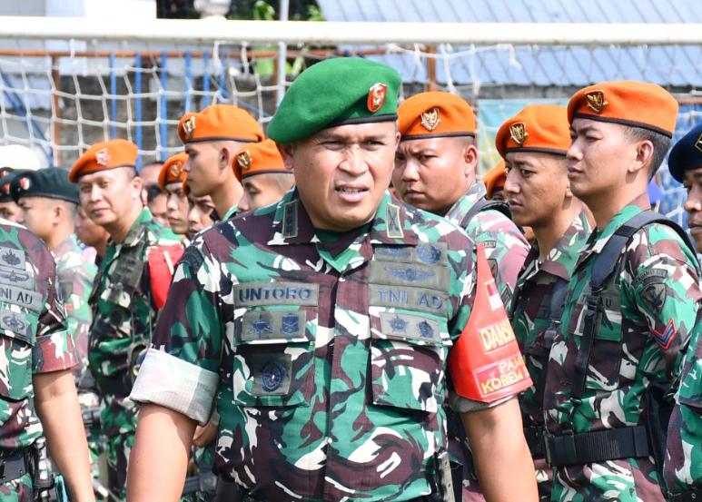 Danrem 081/DSJ Kolonel Untoro Hariyanto saat memberi arahan terkait pengamanan Suran Agung di Madiun. FOTO: ISTIMEWA