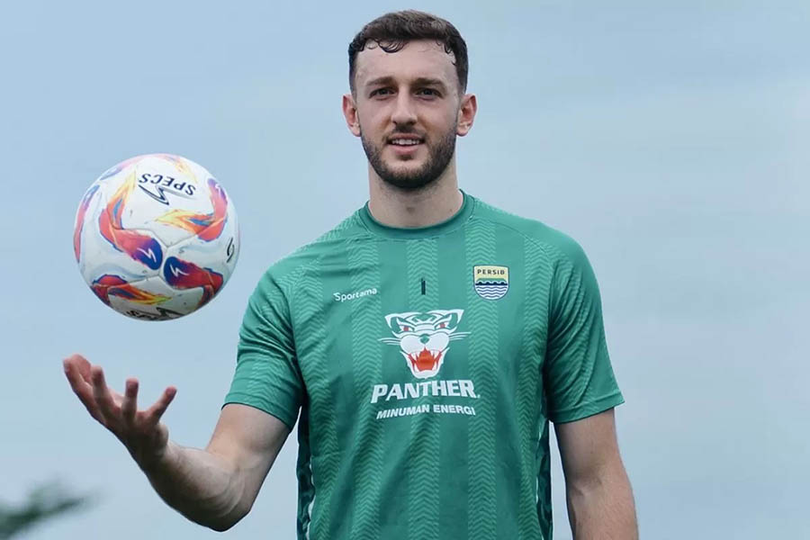 Kiper asing baru Persib Bandung Adam Przybek siap unjuk gigi di Liga 1 Indonesia 2025/2026.