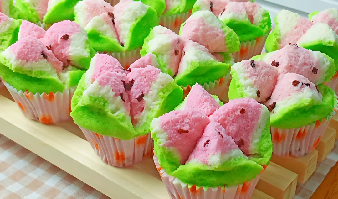 Camilan bolu kukus menjadi favorit banyak keluarga.