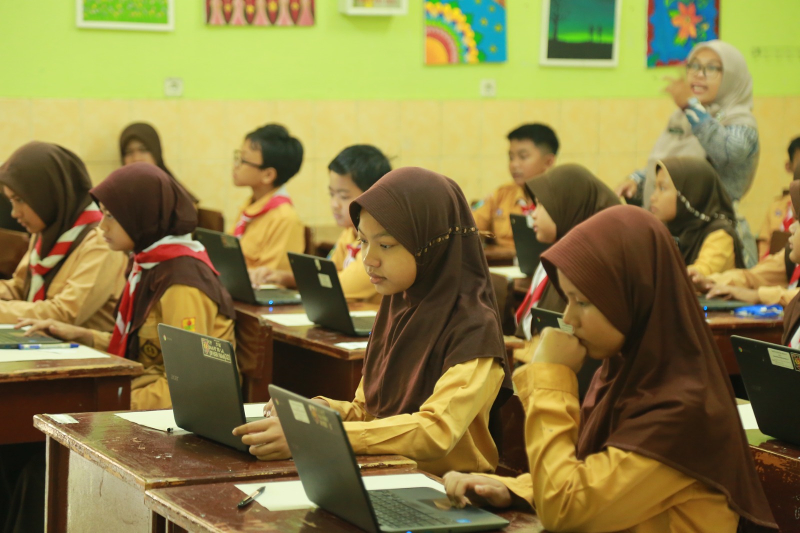 Pemkot Madiun menyiapkan kurikulum pendidikan yang fokus pada pengembangan bahasa dan kemampuan IT peserta didik. FOTO: BAGAS BIMANTARA/RADAR MADIUN