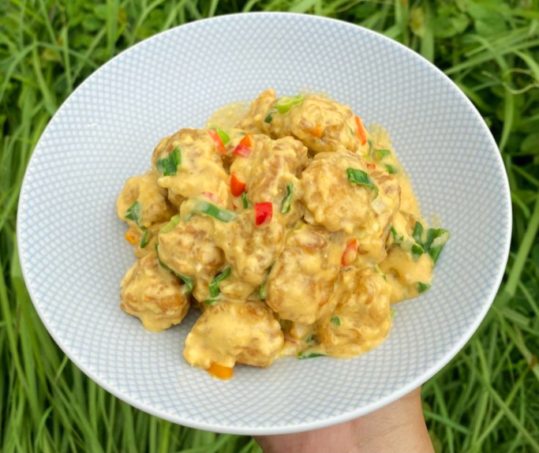 Ayam fillet saus telur asin creamy, gurih, dan mudah dibuat di rumah.