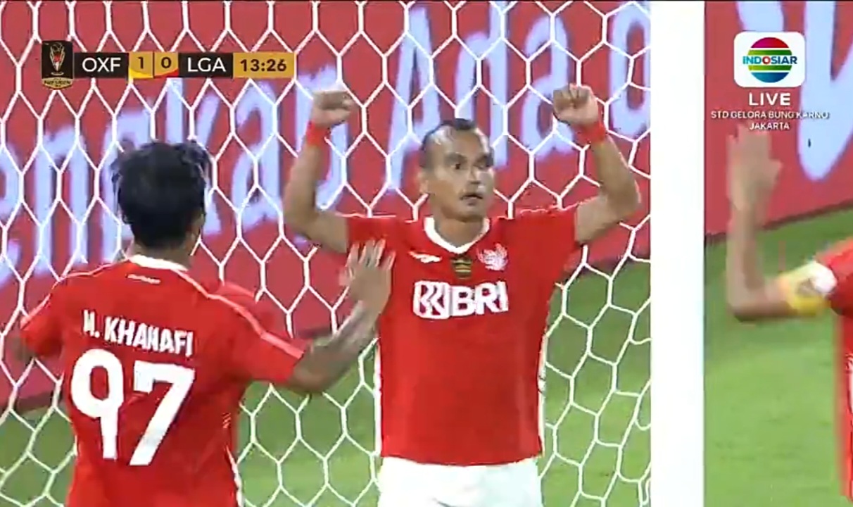 Selebrasi Riko Simanjuntak usai cetak gol.
