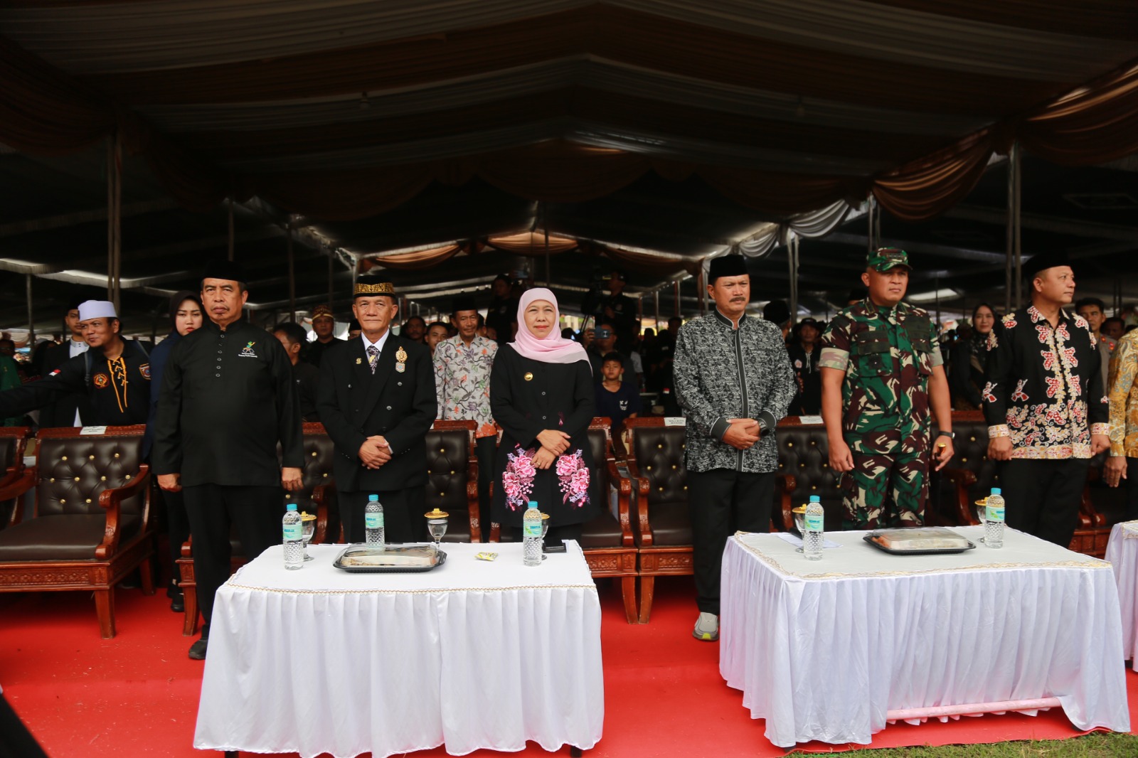 Gubernur Jatim Khofifah Indar Parawansa, Wali Kota Maidi dan Bupati Madiun Hari Wuryanto menghadiri acara Suran Agung, Minggu (6/7). FOTO: BAGAS BIMANTARA/RADAR MADIUN