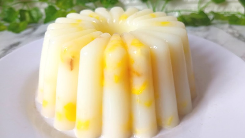Ilustrasi puding nangka yang manis dan segar.