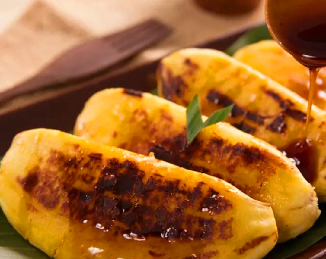 Pisang Epe Makassar, camilan legendaris Pantai Losari.