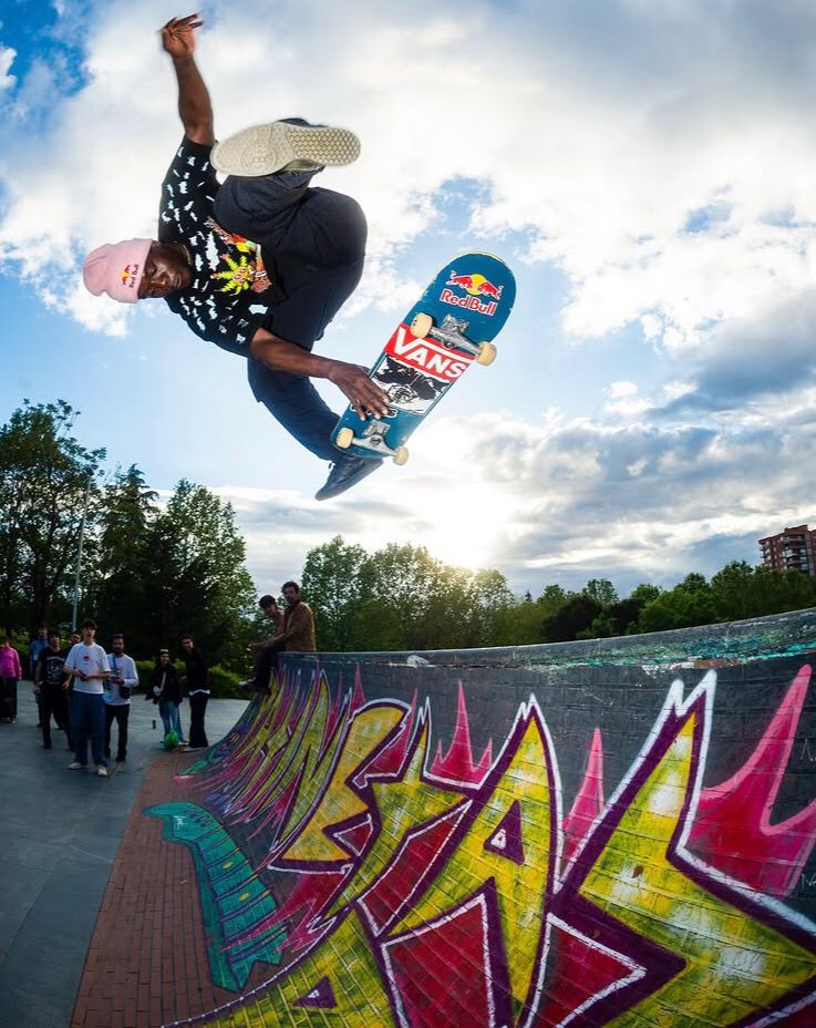 Sepatu bukan sembarang sepatu, Vans udah jadi gaya hidup skater sejati!&nbsp;