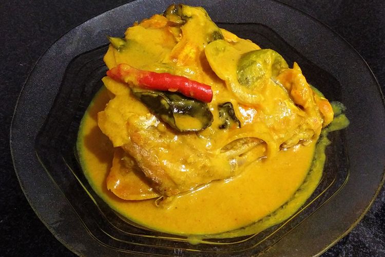 Gulai kepala ikan kakap.
